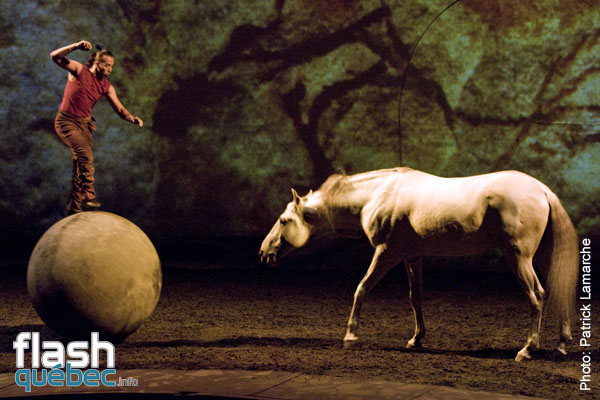 PremiÃ¨re du magnifique spectacle de Cavalia au Quartier dix-trente sous les chapiteaux - Aucune utilisation permise de cette image n\'est permise sans l\'autorisation Ã©crite du photographe - patrick@flashquebec.ca