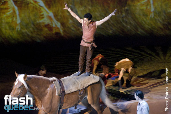 PremiÃ¨re du magnifique spectacle de Cavalia au Quartier dix-trente sous les chapiteaux - Aucune utilisation permise de cette image n\'est permise sans l\'autorisation Ã©crite du photographe - patrick@flashquebec.ca