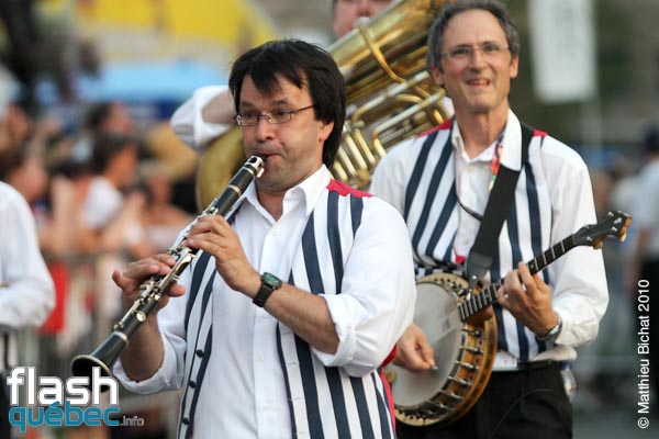 mardi_gras_defile_festival_jazz_06071033