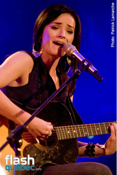 Première Montréalaise d\'Andrée Wattters - Tournée Accoustique - Lion d\'or - 29 septembre 2009 - Aucune utilisation permise sans autorisation écrite de l\'auteur -patrick@flashquebec.ca