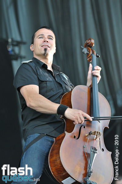 Apocalyptica - ScÃ¨ne Bell - Plaines d'Abraham - Festival d'Ã©tÃ© de QuÃ©bec - Utilisation quelle qu'elle soit  strictement interdite sans l'autorisation du photographe - franckdelage@hotmail.com