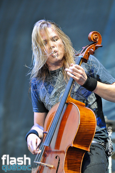 Apocalyptica - ScÃ¨ne Bell - Plaines d'Abraham - Festival d'Ã©tÃ© de QuÃ©bec - Utilisation quelle qu'elle soit  strictement interdite sans l'autorisation du photographe - franckdelage@hotmail.com