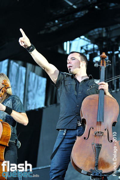 Apocalyptica - ScÃ¨ne Bell - Plaines d'Abraham - Festival d'Ã©tÃ© de QuÃ©bec - Utilisation quelle qu'elle soit  strictement interdite sans l'autorisation du photographe - franckdelage@hotmail.com