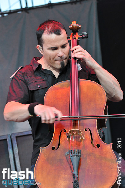 Apocalyptica - ScÃ¨ne Bell - Plaines d'Abraham - Festival d'Ã©tÃ© de QuÃ©bec - Utilisation quelle qu'elle soit  strictement interdite sans l'autorisation du photographe - franckdelage@hotmail.com