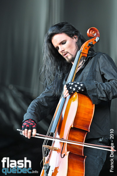 Apocalyptica - ScÃ¨ne Bell - Plaines d'Abraham - Festival d'Ã©tÃ© de QuÃ©bec - Utilisation quelle qu'elle soit  strictement interdite sans l'autorisation du photographe - franckdelage@hotmail.com