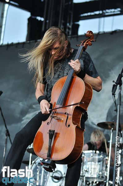 Apocalyptica - ScÃ¨ne Bell - Plaines d'Abraham - Festival d'Ã©tÃ© de QuÃ©bec - Utilisation quelle qu'elle soit  strictement interdite sans l'autorisation du photographe - franckdelage@hotmail.com