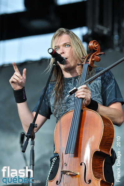 Apocalyptica - ScÃ¨ne Bell - Plaines d'Abraham - Festival d'Ã©tÃ© de QuÃ©bec - Utilisation quelle qu'elle soit  strictement interdite sans l'autorisation du photographe - franckdelage@hotmail.com