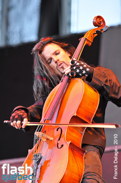 Apocalyptica - ScÃ¨ne Bell - Plaines d'Abraham - Festival d'Ã©tÃ© de QuÃ©bec - Utilisation quelle qu'elle soit  strictement interdite sans l'autorisation du photographe - franckdelage@hotmail.com