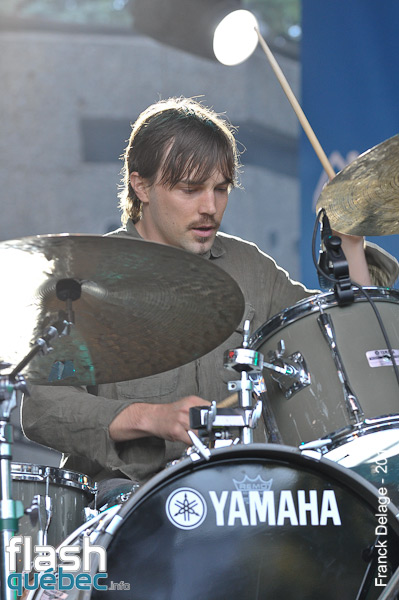 Land of Talk - Parc de la Francophonie - Festival d'Ã©tÃ© de QuÃ©bec - 18 juillet 2010 - Utilisation quelle qu'elle soit strictement interdite sans l'autorisation du photographe - franckdelage@hotmail.com