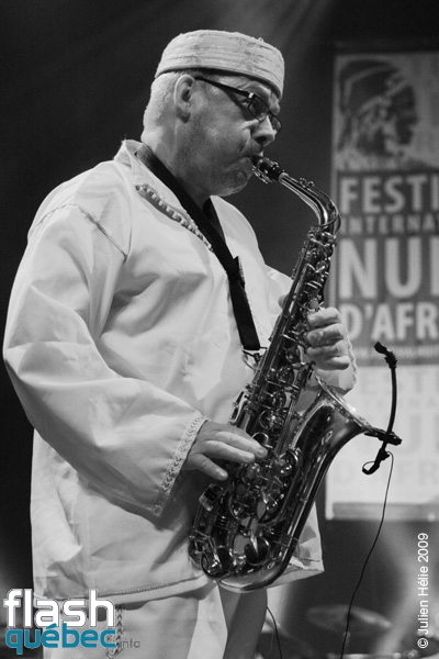Spectacle de la formation  Orchestre National de BarbÃ¨s (France / AlgÃ©rie / Maroc)  dans le cadre du Festival International des Nuits d'Afrique de MontrÃ©al, le 16 Juillet au Metropolis. Utilisation quelle qu'elle soit strictement interdite sans l'accord de l'auteur spiritpictures@hotmail.fr.