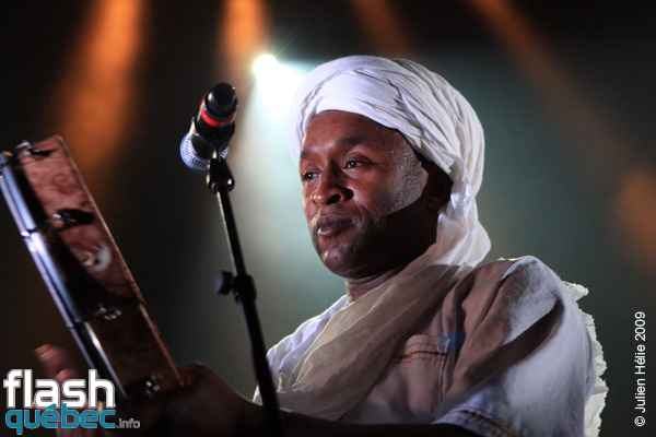 Spectacle de la formation  Orchestre National de BarbÃ¨s (France / AlgÃ©rie / Maroc)  dans le cadre du Festival International des Nuits d'Afrique de MontrÃ©al, le 16 Juillet au Metropolis. Utilisation quelle qu'elle soit strictement interdite sans l'accord de l'auteur spiritpictures@hotmail.fr.