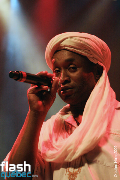 Spectacle de la formation  Orchestre National de BarbÃ¨s (France / AlgÃ©rie / Maroc)  dans le cadre du Festival International des Nuits d'Afrique de MontrÃ©al, le 16 Juillet au Metropolis. Utilisation quelle qu'elle soit strictement interdite sans l'accord de l'auteur spiritpictures@hotmail.fr.