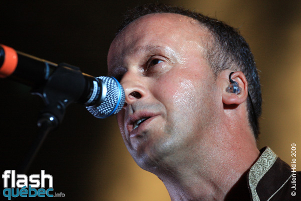 Spectacle de la formation  Orchestre National de BarbÃ¨s (France / AlgÃ©rie / Maroc)  dans le cadre du Festival International des Nuits d'Afrique de MontrÃ©al, le 16 Juillet au Metropolis. Utilisation quelle qu'elle soit strictement interdite sans l'accord de l'auteur spiritpictures@hotmail.fr.