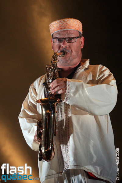 Spectacle de la formation  Orchestre National de BarbÃ¨s (France / AlgÃ©rie / Maroc)  dans le cadre du Festival International des Nuits d'Afrique de MontrÃ©al, le 16 Juillet au Metropolis. Utilisation quelle qu'elle soit strictement interdite sans l'accord de l'auteur spiritpictures@hotmail.fr.