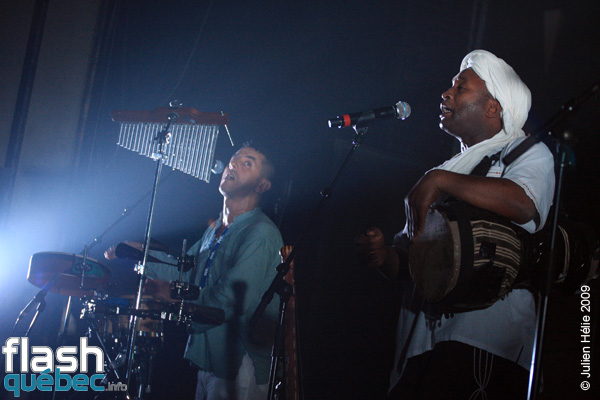 Spectacle de la formation  Orchestre National de BarbÃ¨s (France / AlgÃ©rie / Maroc)  dans le cadre du Festival International des Nuits d'Afrique de MontrÃ©al, le 16 Juillet au Metropolis. Utilisation quelle qu'elle soit strictement interdite sans l'accord de l'auteur spiritpictures@hotmail.fr.