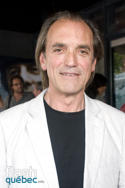 Le commandant Robert PichÃ© - PremiÃ¨re tapis rouge du film: pichÃ© entre ciel et terre - Utilisation quelle qu\'elle soit strictement interdite sans l\'accord de l\'auteur - patrick@flashquebec.ca