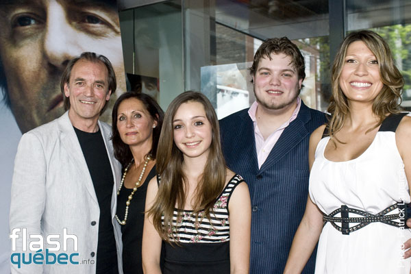 Le commandant Robert PichÃ© et sa famille - PremiÃ¨re tapis rouge du film: pichÃ© entre ciel et terre - Utilisation quelle qu\'elle soit strictement interdite sans l\'accord de l\'auteur - patrick@flashquebec.ca