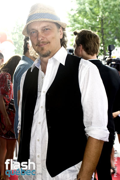 Normand D\'Amour  - PremiÃ¨re tapis rouge du film: pichÃ© entre ciel et terre - Utilisation quelle qu\'elle soit strictement interdite sans l\'accord de l\'auteur - patrick@flashquebec.ca