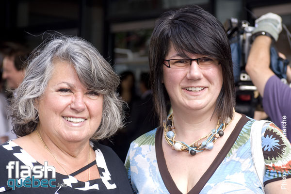 Ginette Reno  - PremiÃ¨re tapis rouge du film: pichÃ© entre ciel et terre - Utilisation quelle qu\'elle soit strictement interdite sans l\'accord de l\'auteur - patrick@flashquebec.ca