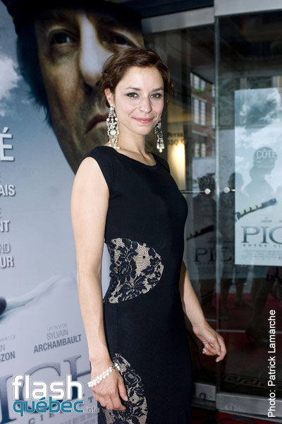 Isabelle GuÃ©rard  - PremiÃ¨re tapis rouge du film: pichÃ© entre ciel et terre - Utilisation quelle qu\'elle soit strictement interdite sans l\'accord de l\'auteur - patrick@flashquebec.ca