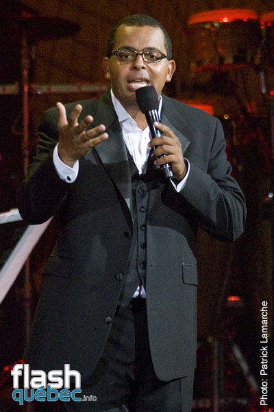 Gregory Charles  - Gala de Gregory Charles dans le cadres du Festival Juste pour rire 2010 - aucune utilisation permise sans l\'autorisation Ã©crite de l\'auteur - patrick@flashquebec.ca