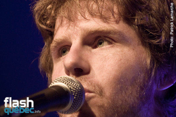 Lancement du disque - Le monde tourne fort - Vicent Vallières - l\'Astral - 31 aout 2009 - aucune utilisation permise sans autorisation écrite de l\'auteur - patrick@flashquebec.ca