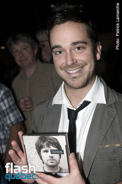 Jipé Dalpé au lancement du disque - Le monde tourne fort - Vicent Vallières - l\'Astral - 31 aout 2009 - aucune utilisation permise sans autorisation écrite de l\'auteur - patrick@flashquebec.ca