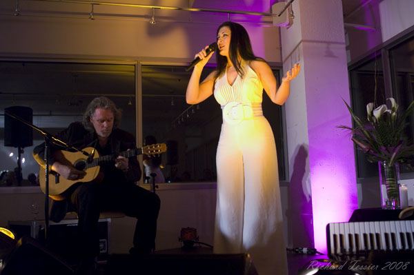 Lancement de l album -Je suis- de Giorgia Fumanti a l atelier de la designer Marisa Minicucci, le 18 novembre 2008.