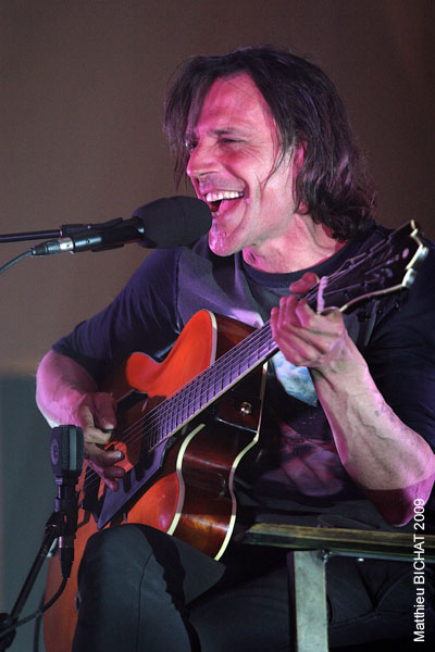 jean_leloup_lancement_mille_excuses_milady_300409-29