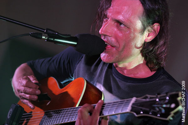 jean_leloup_lancement_mille_excuses_milady_300409-3