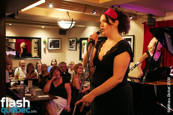 Lancement de l'album Live de Natasha P. Tri-O, au Dieze Onze a Montreal, le 12 aout 2009.  Utilisation quelle qu'elle soit strictement interdite sans l'accord de l'auteur matthieu@flashquebec.ca.