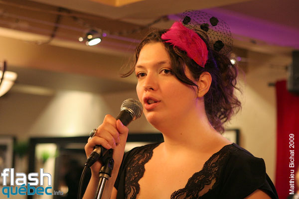 Lancement de l'album Live de Natasha P. Tri-O, au Dieze Onze a Montreal, le 12 aout 2009.  Utilisation quelle qu'elle soit strictement interdite sans l'accord de l'auteur matthieu@flashquebec.ca.