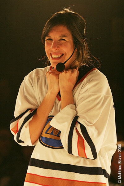 Delphine Bienvenu. Match regulier 2 de la saison 2009 de la LNI, opposant l equipe des Blancs a l equipe des Bleus, au Medley de Montreal, le 16 fevrier 2009.
