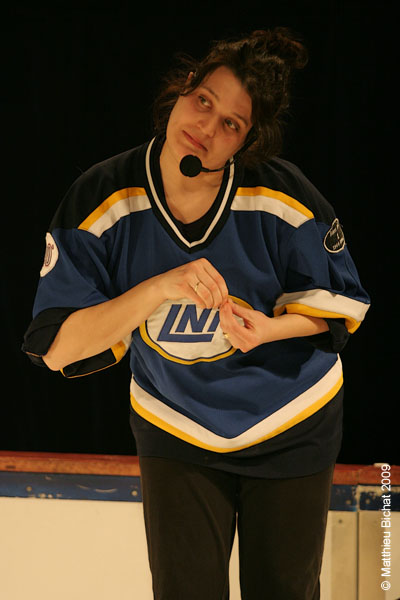 Jolene Morin. Match regulier 2 de la saison 2009 de la LNI, opposant l equipe des Blancs a l equipe des Bleus, au Medley de Montreal, le 16 fevrier 2009.