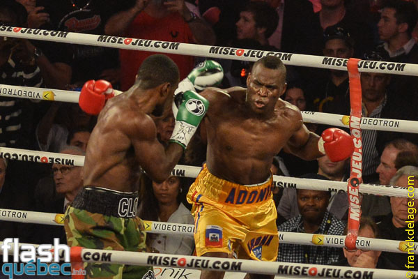 Stevenson a défendu avec succès son titre des poids mi-lourds de la WBC alors qu'il a vaincu Tavoris Cloud par K.-O. technique